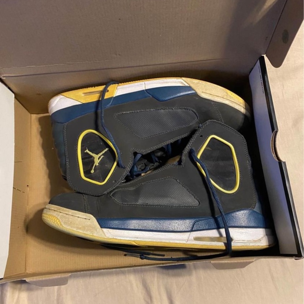 Jordans - Flight Luminary - Size 12
